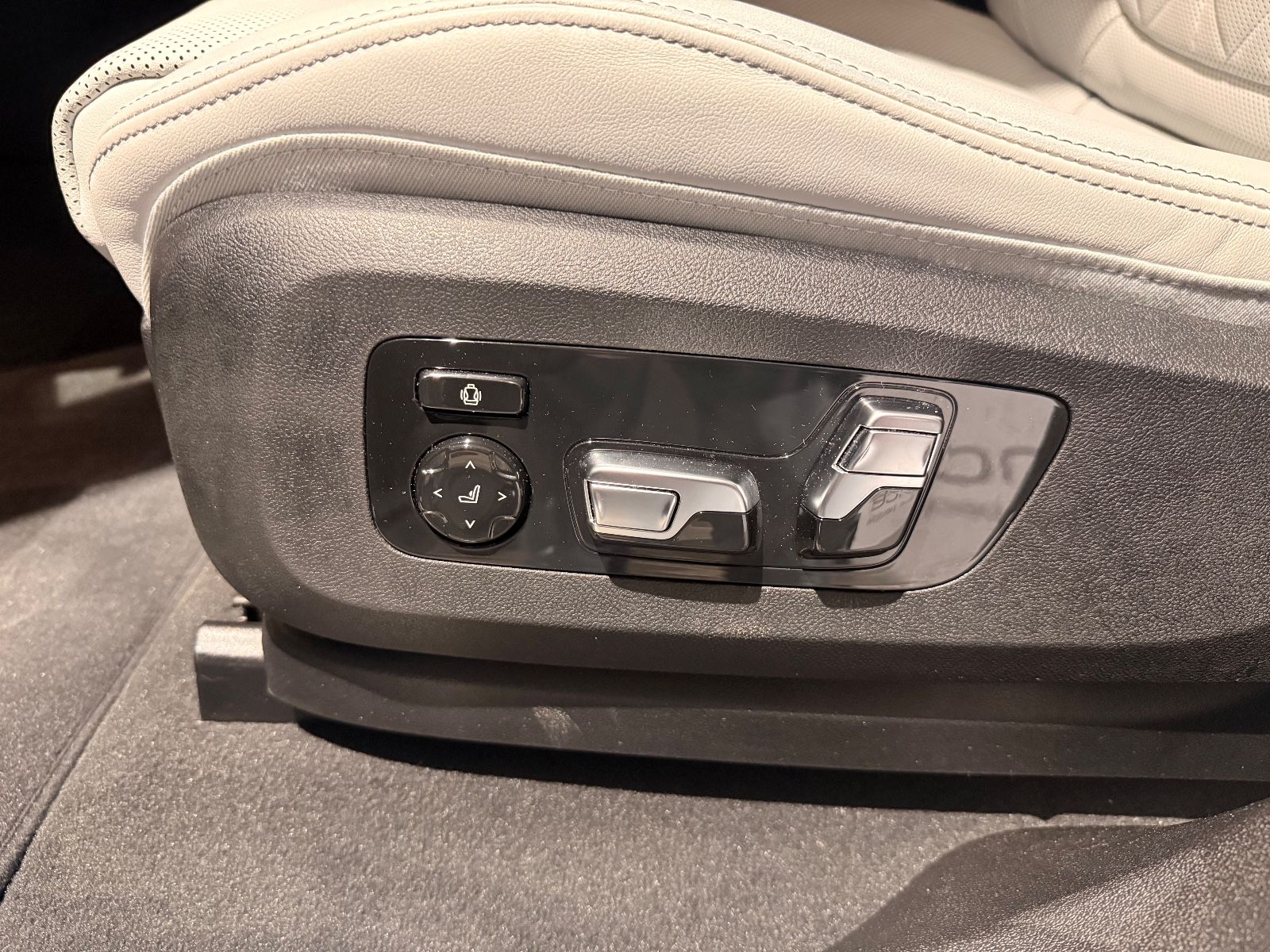 BMW X6 30 d xDrive M Sport Pro 22 Air AHK Pano