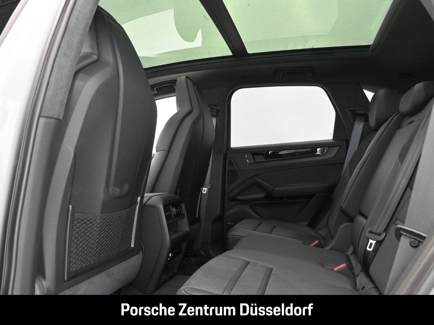 Porsche Cayenne GTS BOSE InnoDrive Surround-View Head-Up