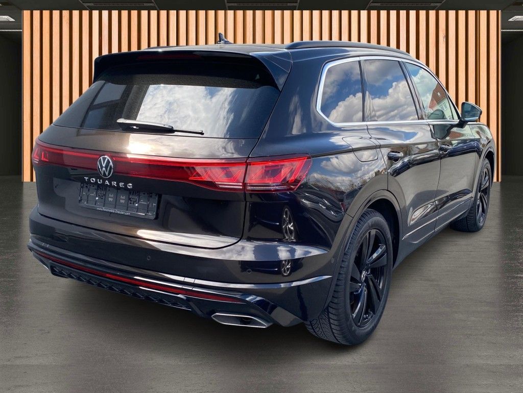 Volkswagen Touareg 3.0 TSI 4Motion R-Line - Samsaru's Car Outlet