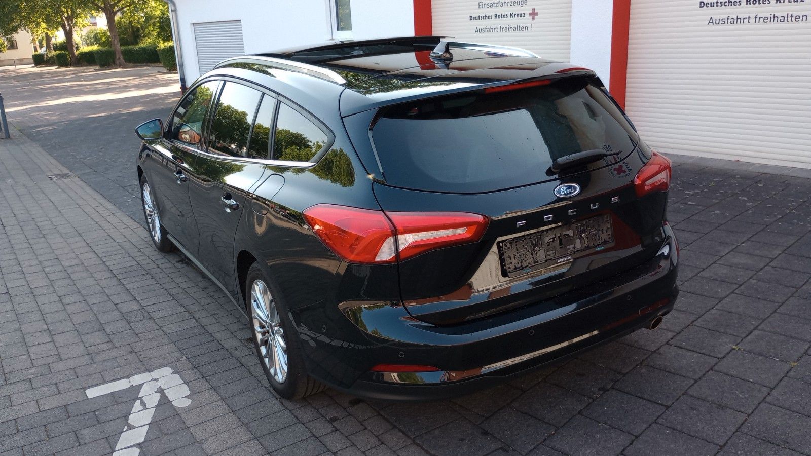 Ford Focus Kombi 1.HD Auto - Samsaru's Car Outlet