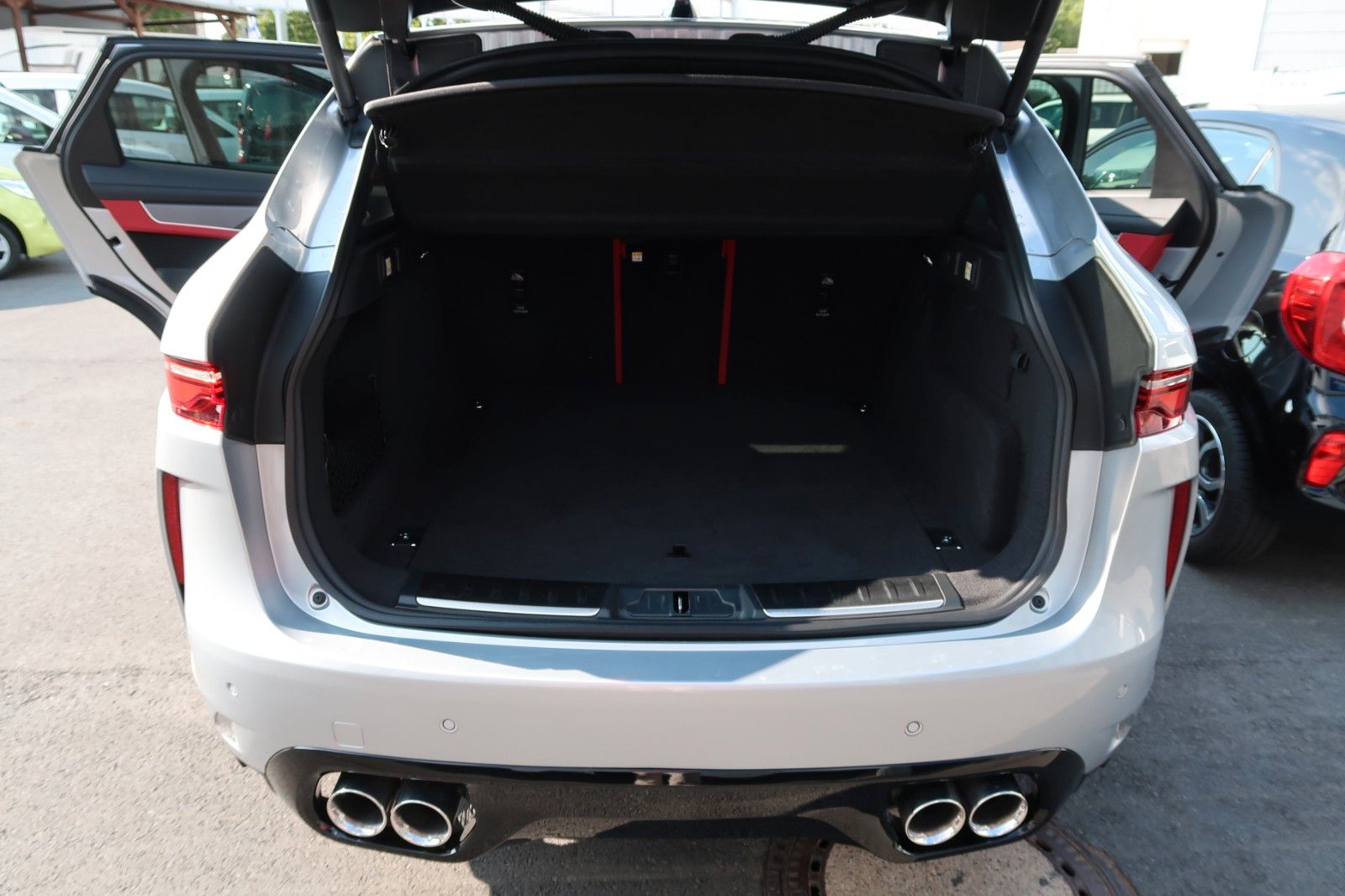 Jaguar F-Pace F-PACE SVR AWD # 26 tkm # Schiebedach...