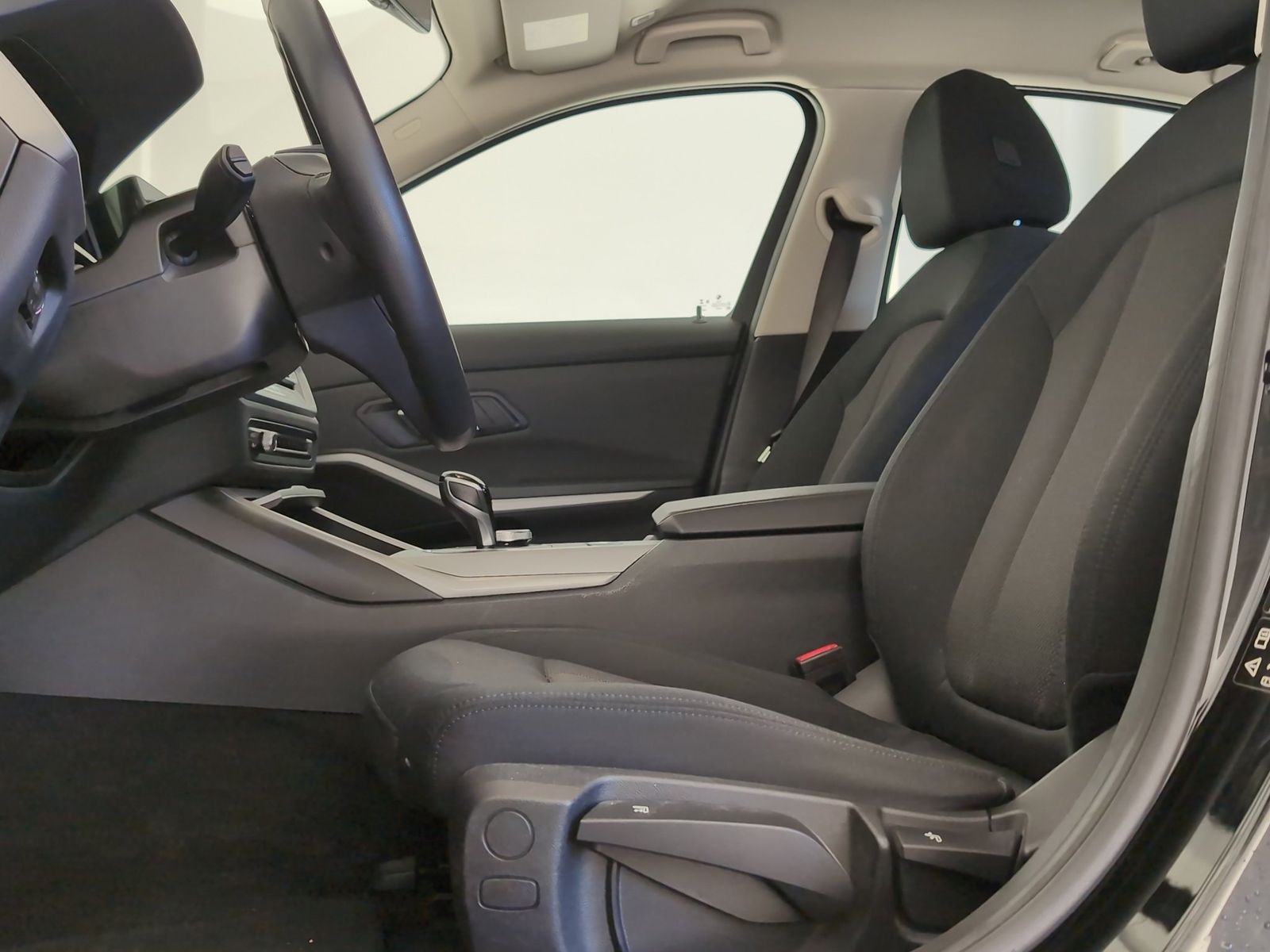 BMW 320d xDrive Limousine Navi/LED/DrAs/PaAs/Sp-Lr