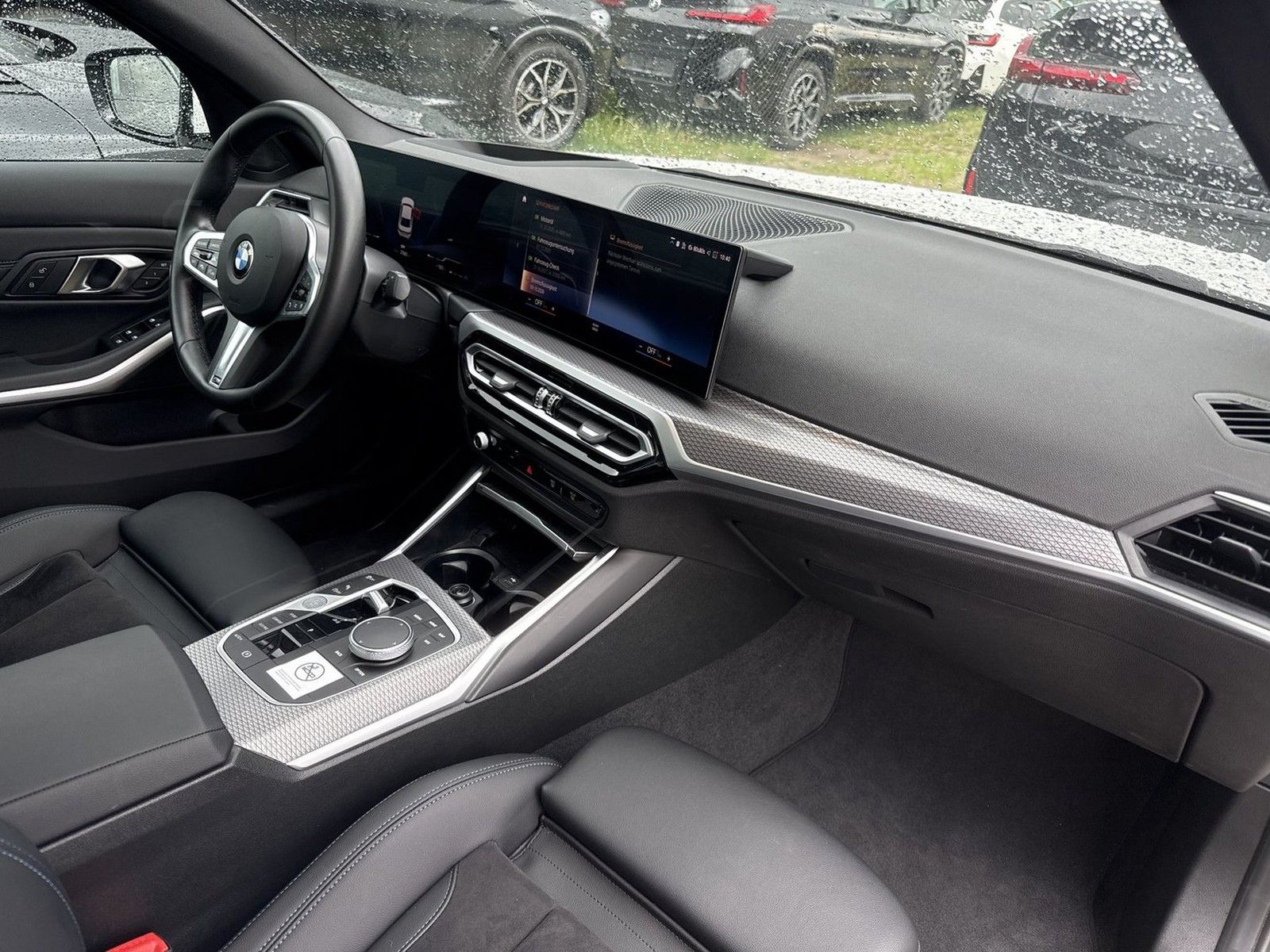 BMW 320i M Sport - Samsaru's Car Outlet