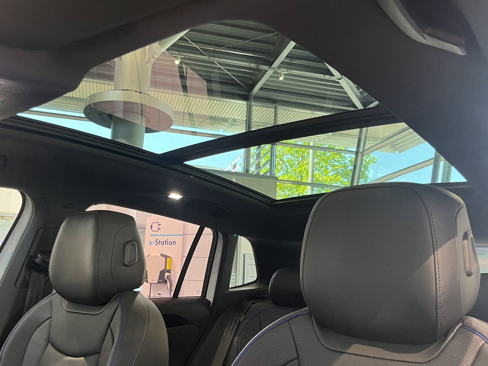 Volkswagen Tiguan 2.0 TSI DSG R-Line 4M Panorama 360°