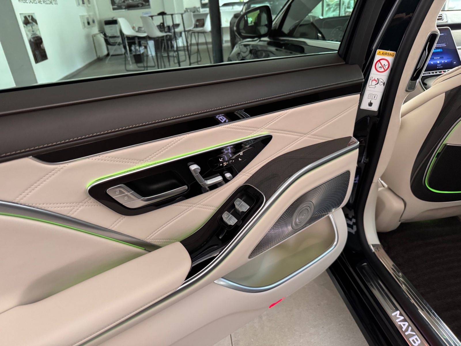 Mercedes-Benz S 680 Maybach - Samsaru's Car Outlet