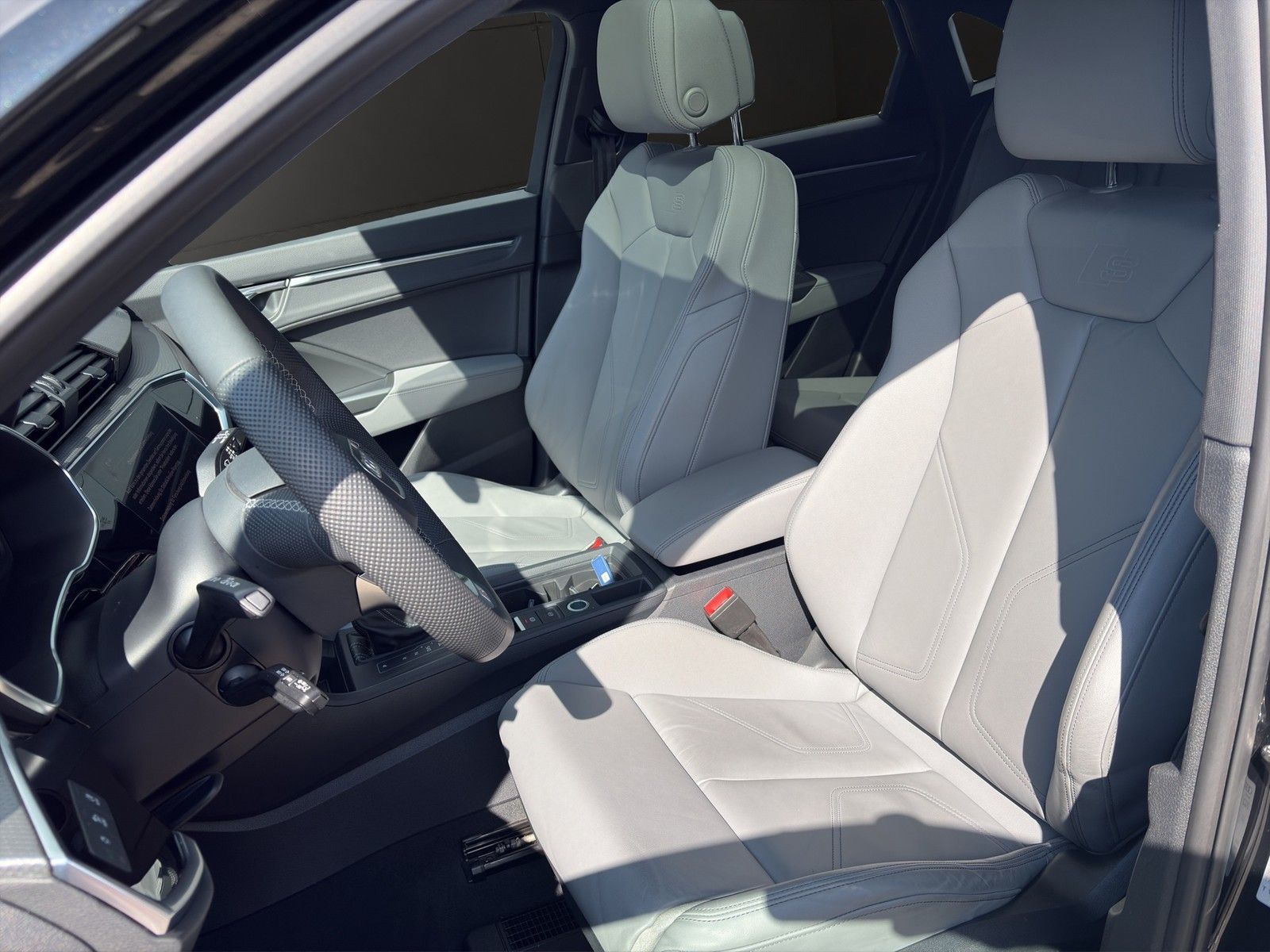 Audi Q3 Sportback 40 TDI S line AHK+Pano+Matrix+SONOS