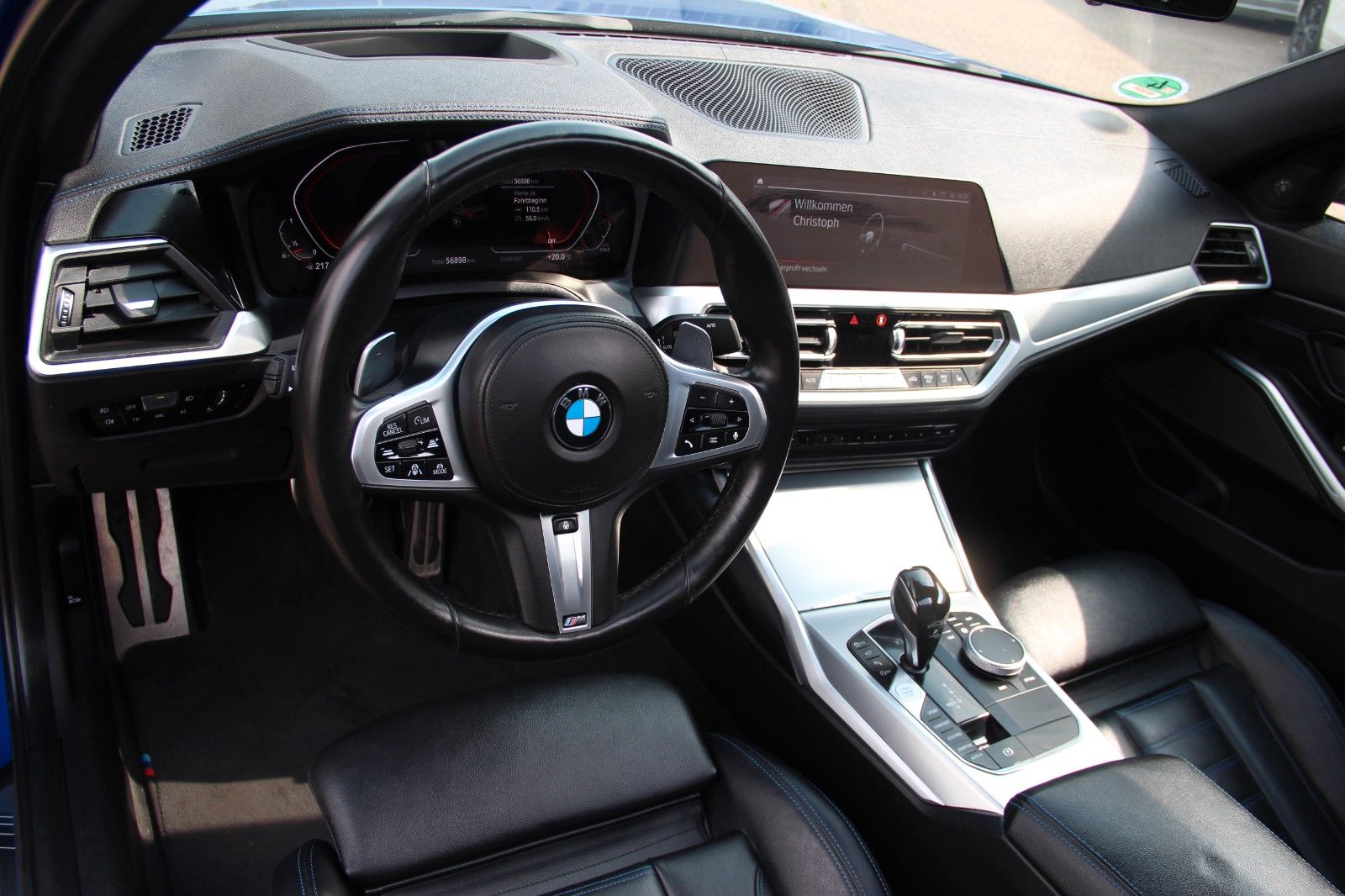 BMW 330 i Lim M Sport Shadow - Samsaru's Car Outlet