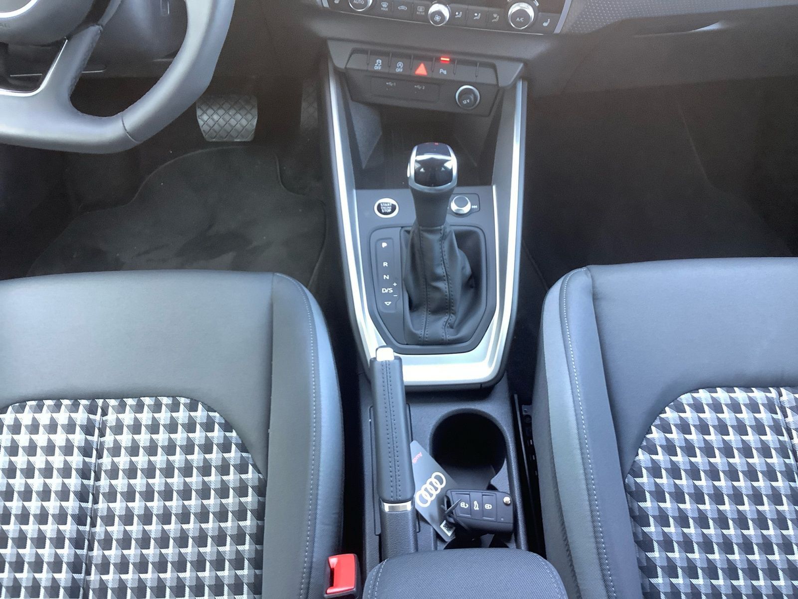 Audi A1 Sportback 25 TFSI S-Tronic S-Line - Samsaru's Car Outlet