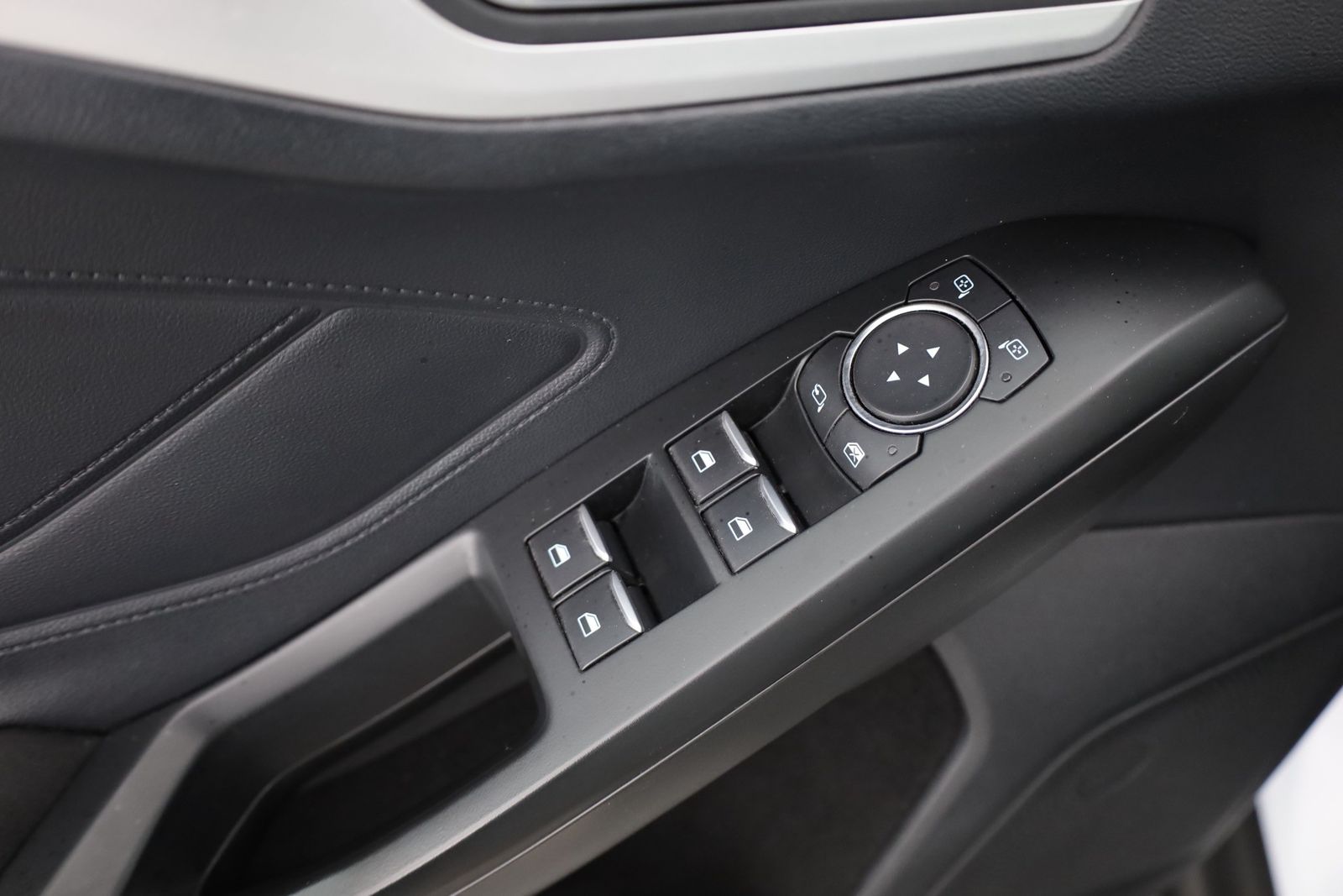 Ford Focus Turnier 2.0 EcoBlue Aut. - Samsaru's Car Outlet