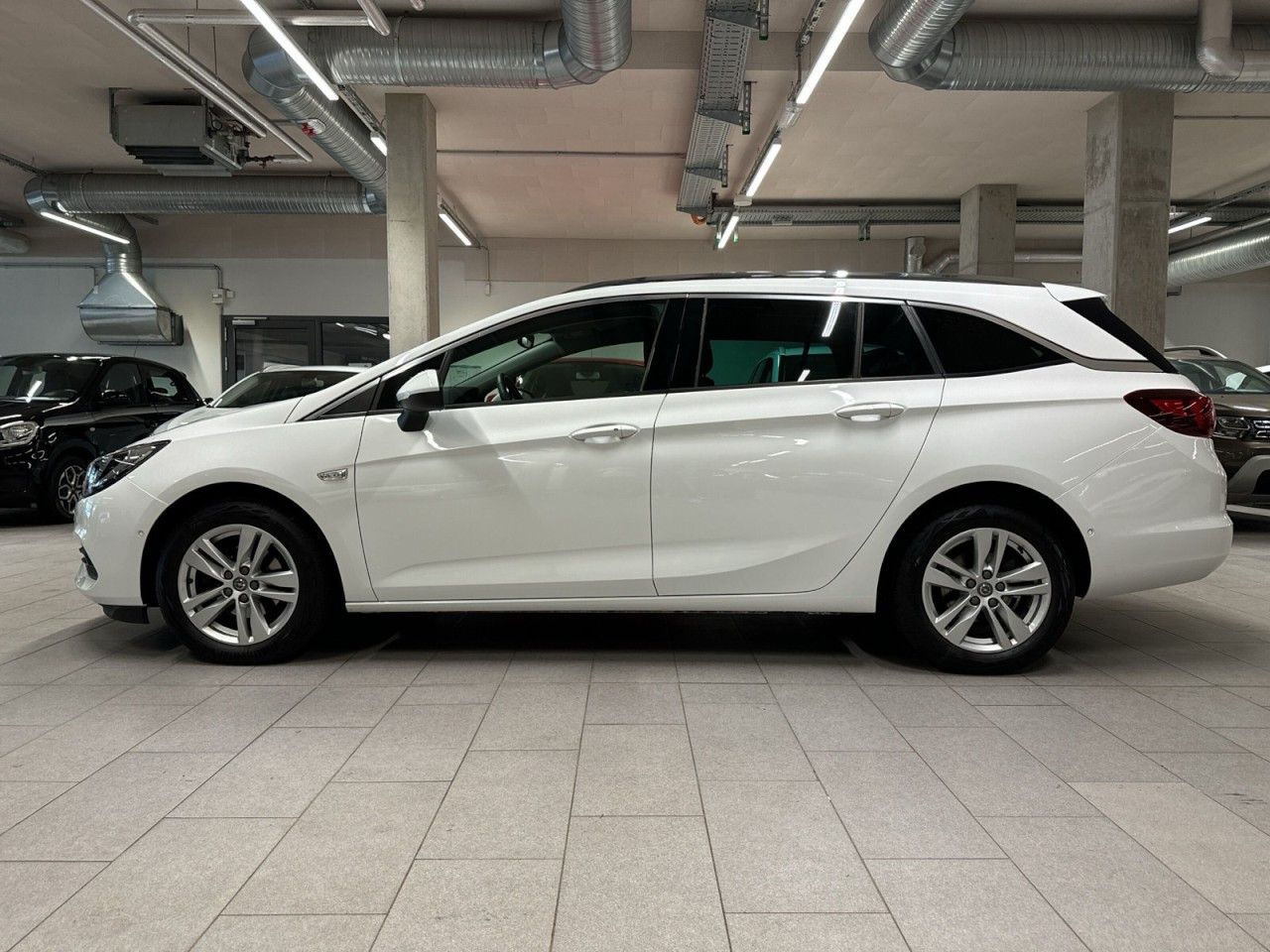 Opel Astra K Sports Tourer Business Elegance - Samsaru's Car Outlet