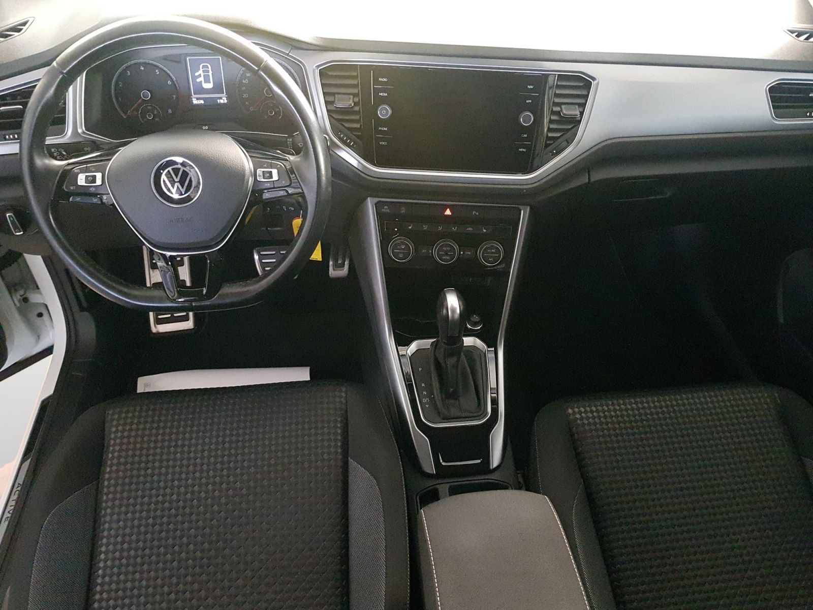 Volkswagen T-Roc 1.5 TSI DSG Active - Samsaru's Car Outlet