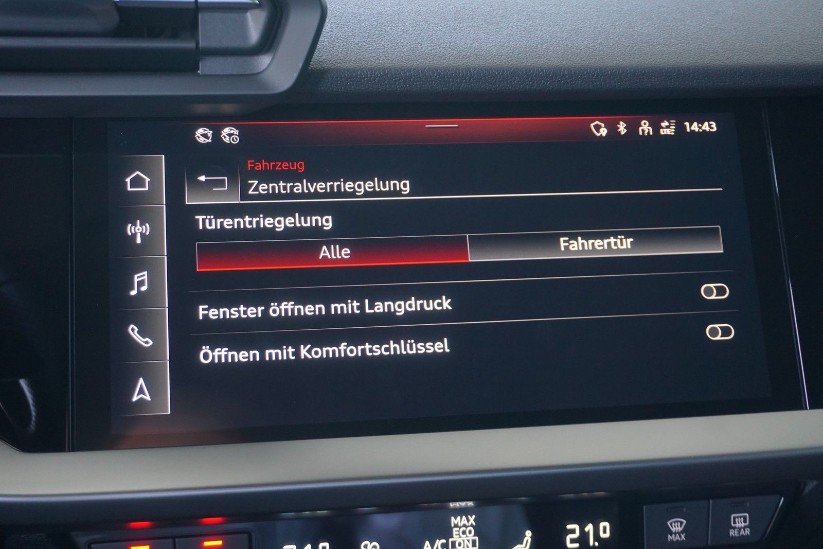 Audi A3 Sportback 45 TFSI e S line - Samsaru's Car Outlet