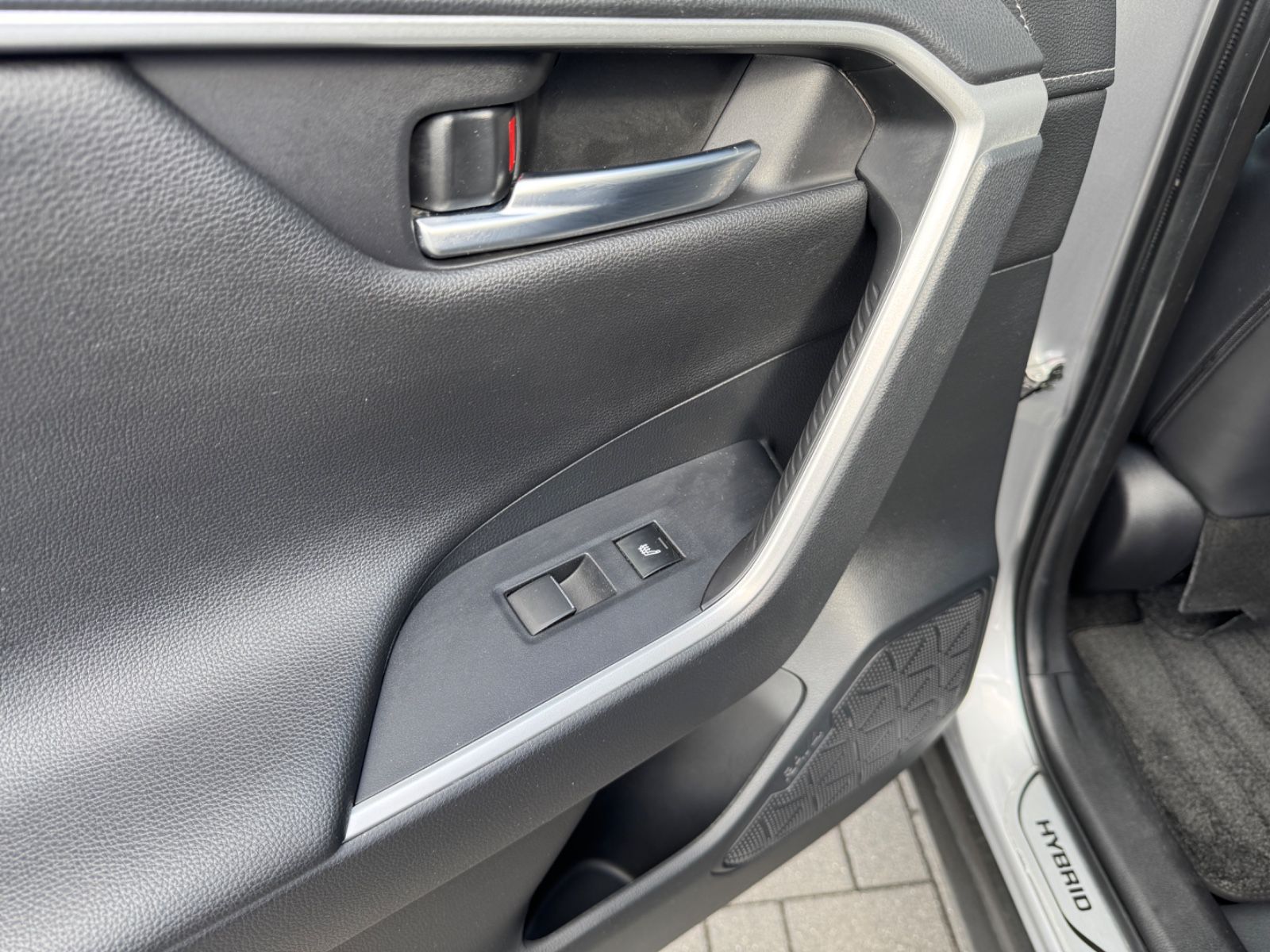 Toyota RAV 4 RAV4 Hybrid 4x4 Lounge - Samsaru's Car Outlet