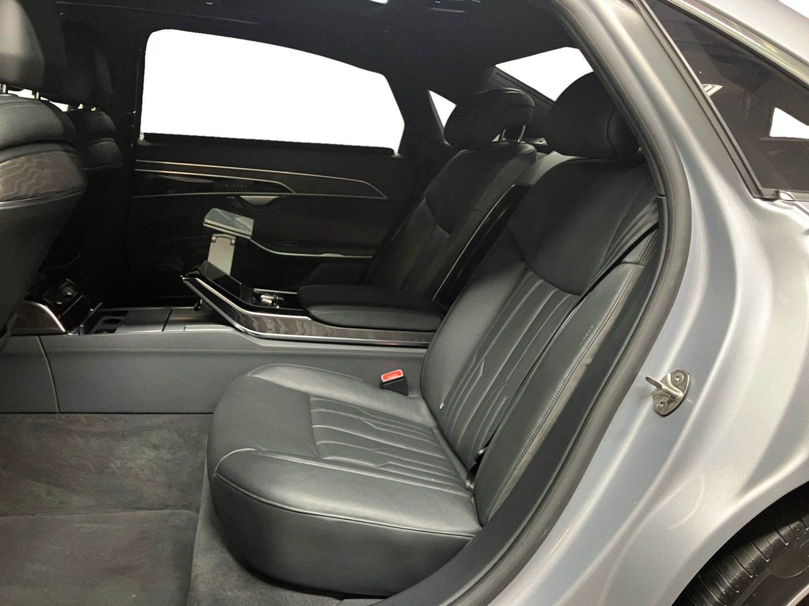 Audi A8 L 60 TFSI quattro - Samsaru's Car Outlet