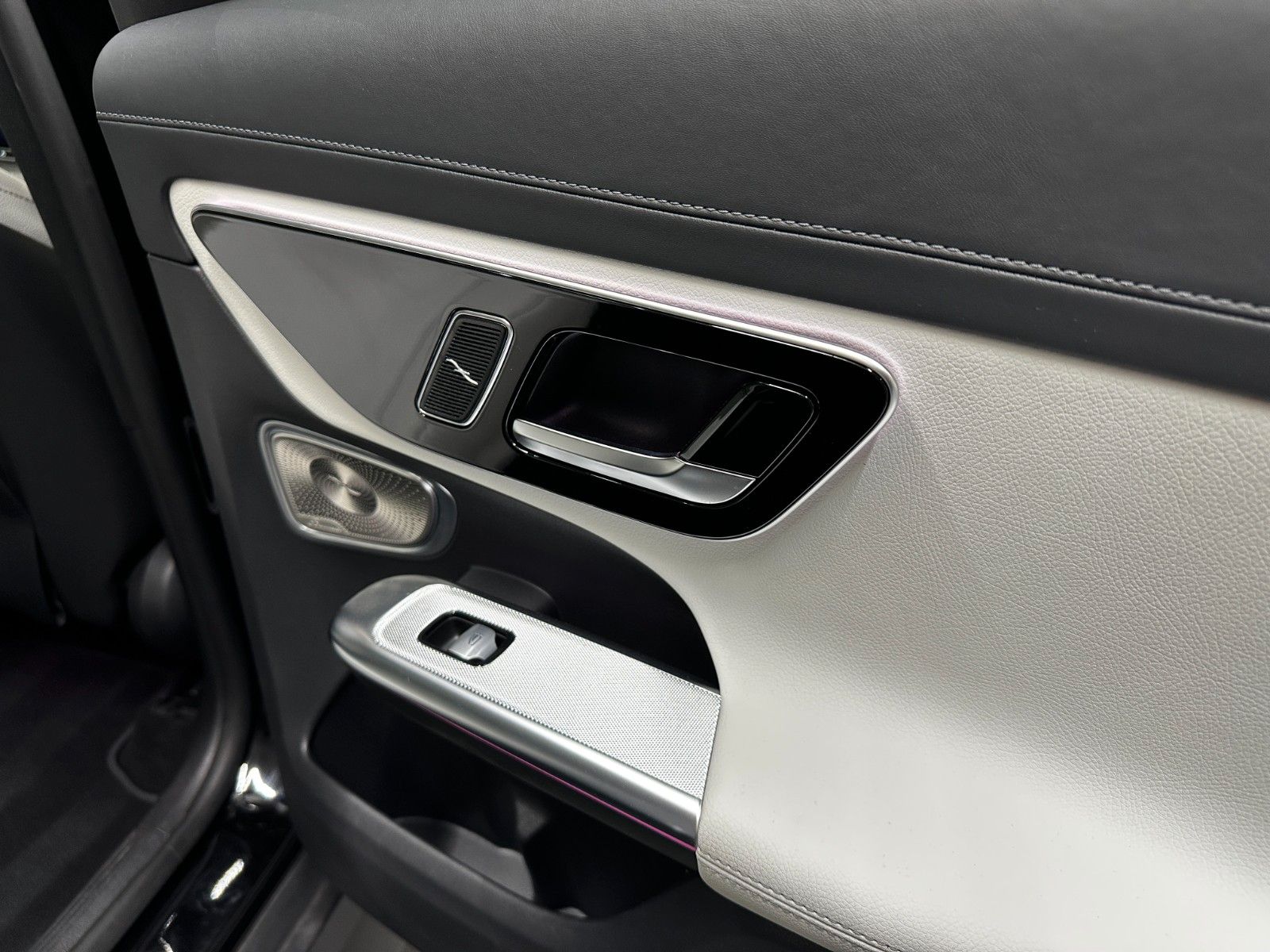 Mercedes-Benz GLC200 AMG LINE 4M *1.HAND*BURMESTER*PANO*360°*