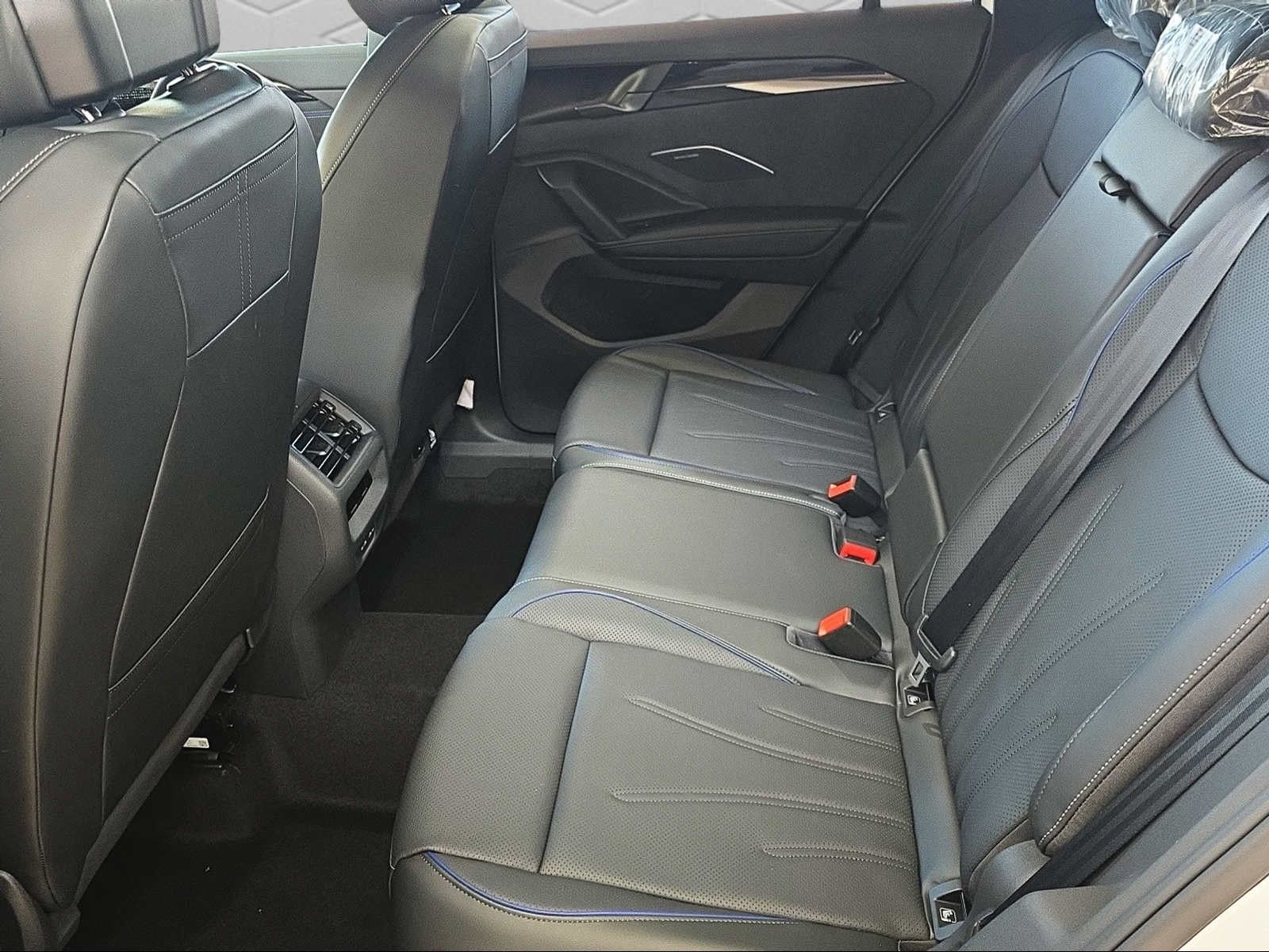Volkswagen Tiguan TDI R-Line AHK 20Z Area Black Leder Pano