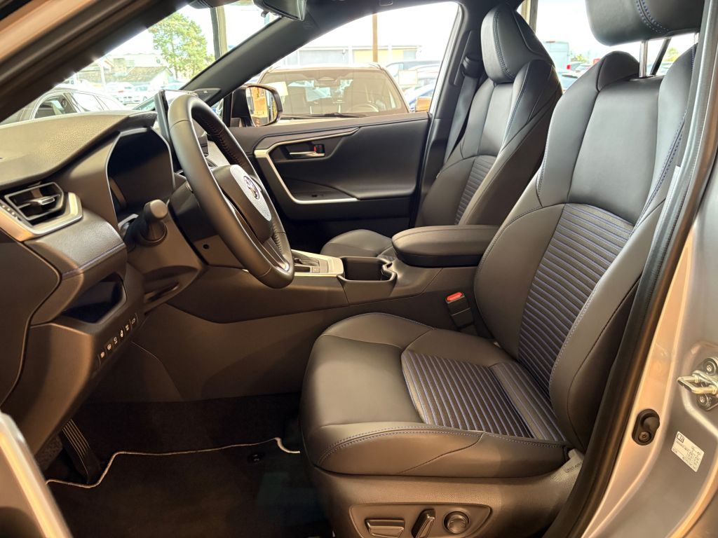 Toyota RAV 4 Hybrid Style Selection *AHK & JBL*