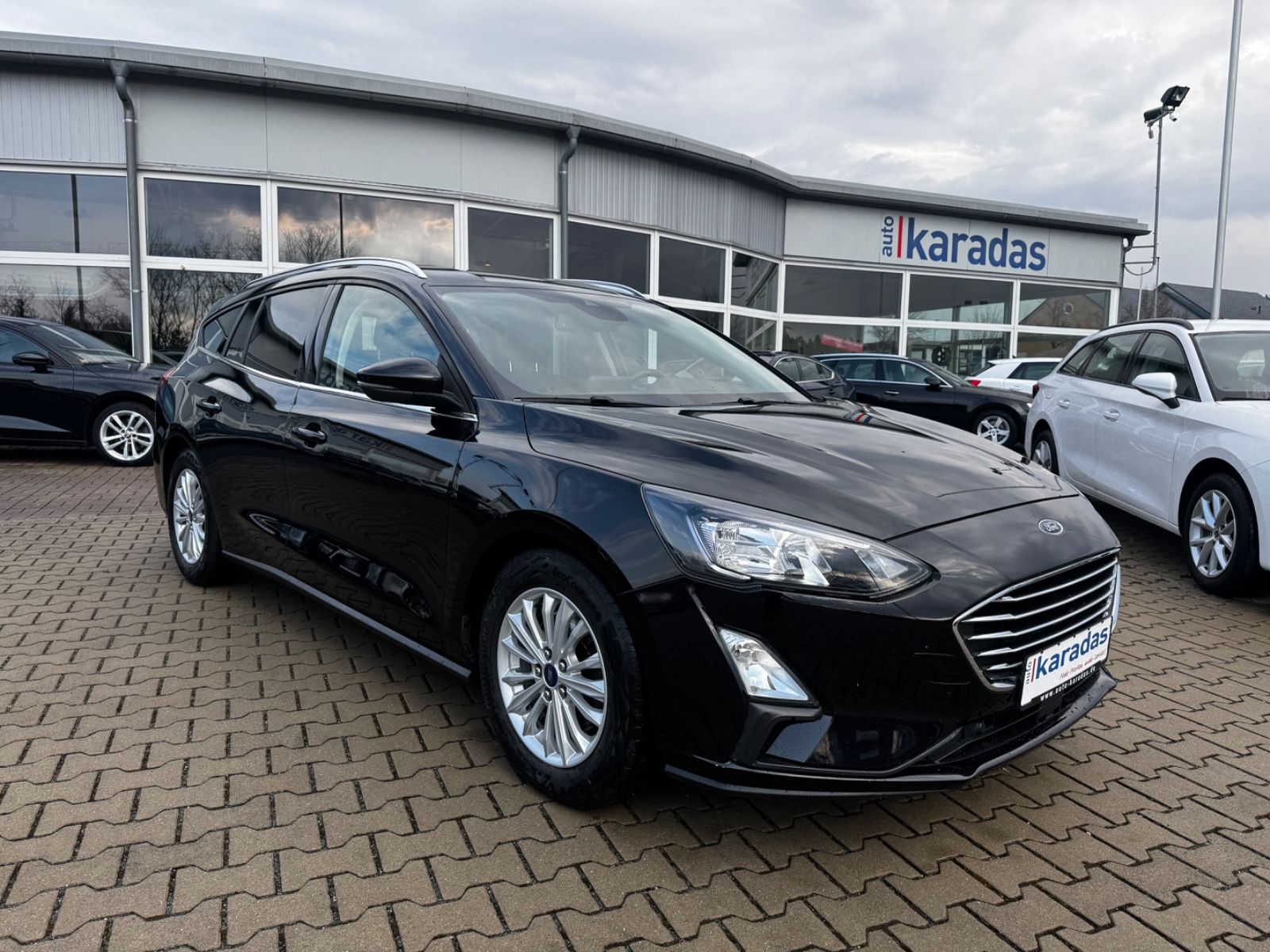Ford Focus Turnier 2,0 EcoBlue Titanium - Samsaru's Car Outlet