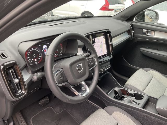 Volvo XC40 T4 Core Plug-In 2WD AHK 360° Navi Keyless