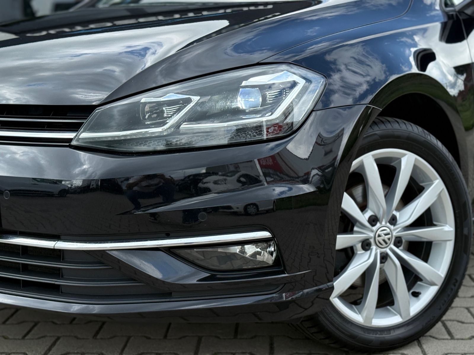 Volkswagen Golf Variant Highline - Samsaru's Car Outlet