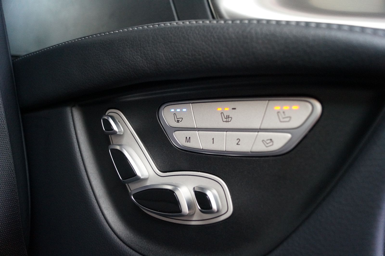 Mercedes-Benz V 300 D EXCLUSIVE EDITION - Samsaru's Car Outlet