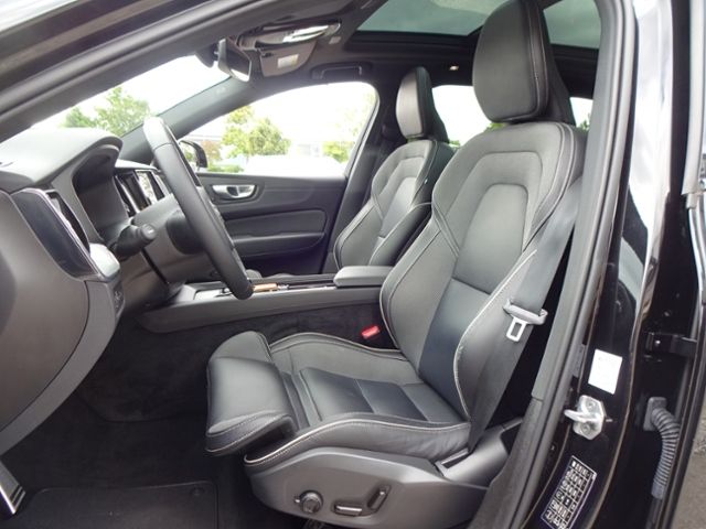 Volvo XC60 T6 R Design Plug-In AWD AHK Google PANO ACC