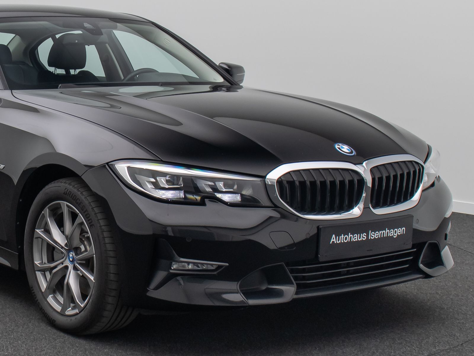 BMW 320e Sport Line - Samsaru's Car Outlet