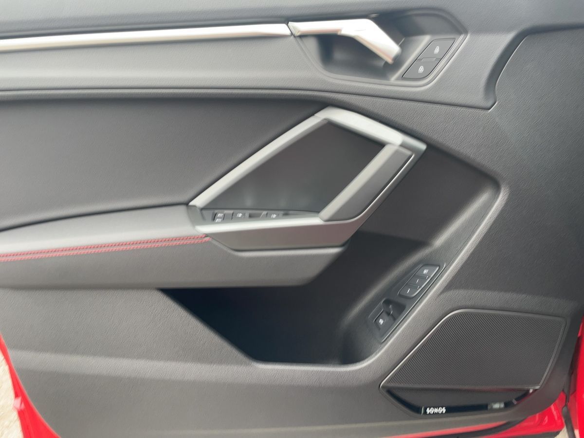 Audi Q3 40 TDI QU S-LINE MATRIX+NAV+SONOS+RFK+AHK+20"