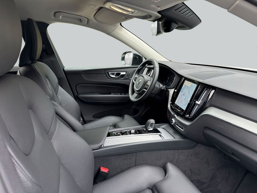 Volvo XC60 B5 B AWD Plus Dark