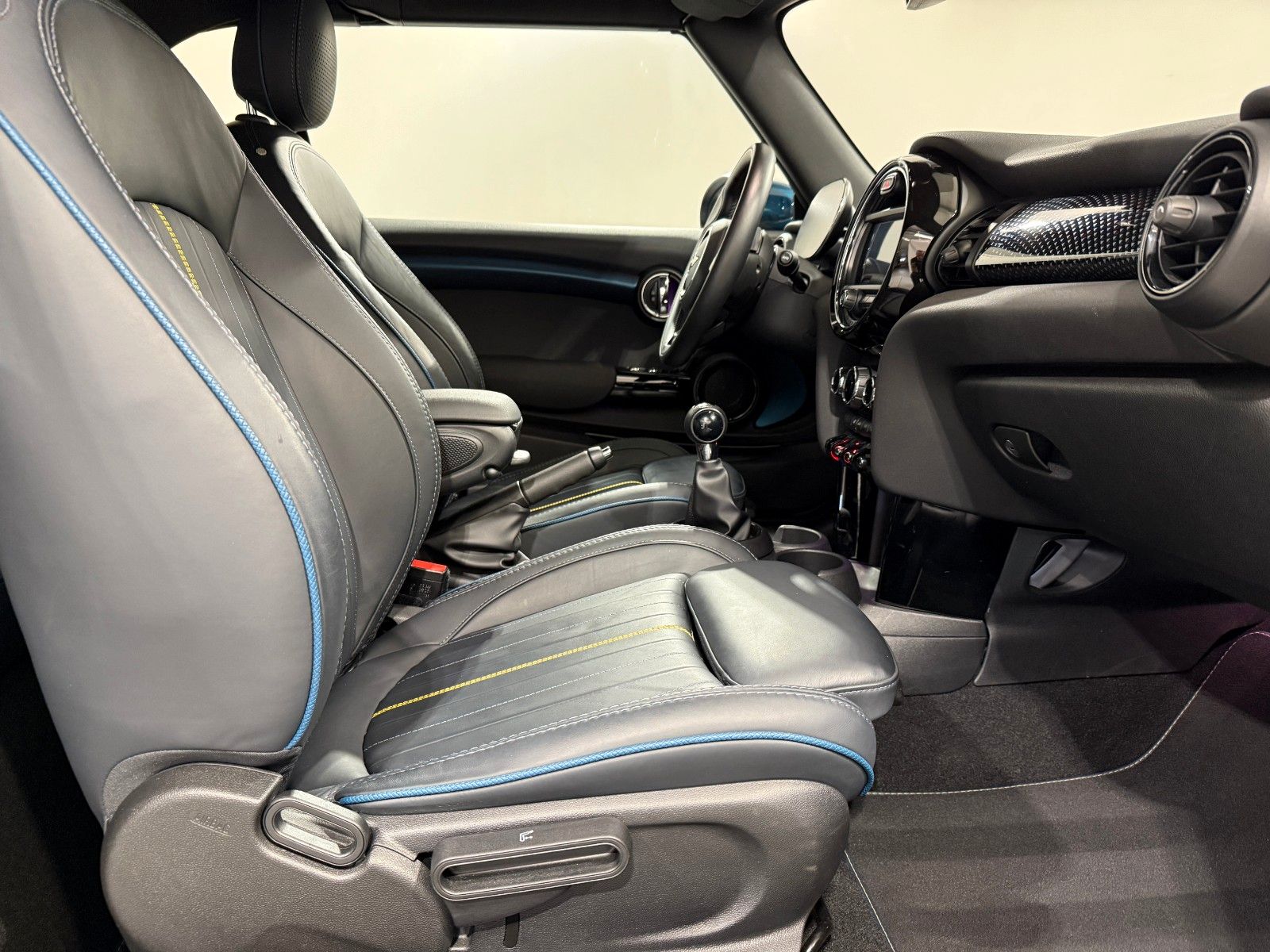 MINI Cooper S Cabrio Sidewalk - Samsaru's Car Outlet