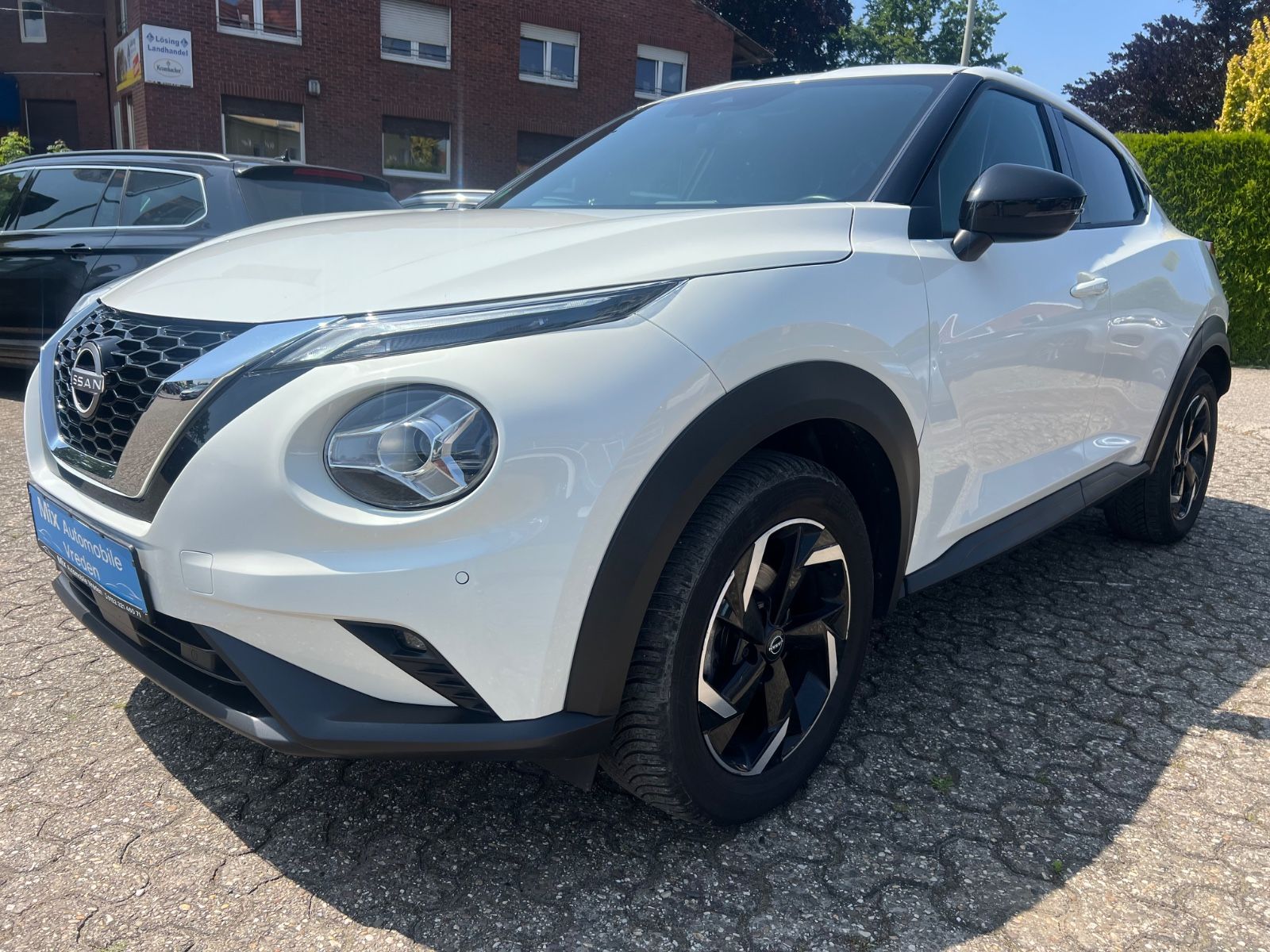 Nissan Juke N-Connecta - Samsaru's Car Outlet