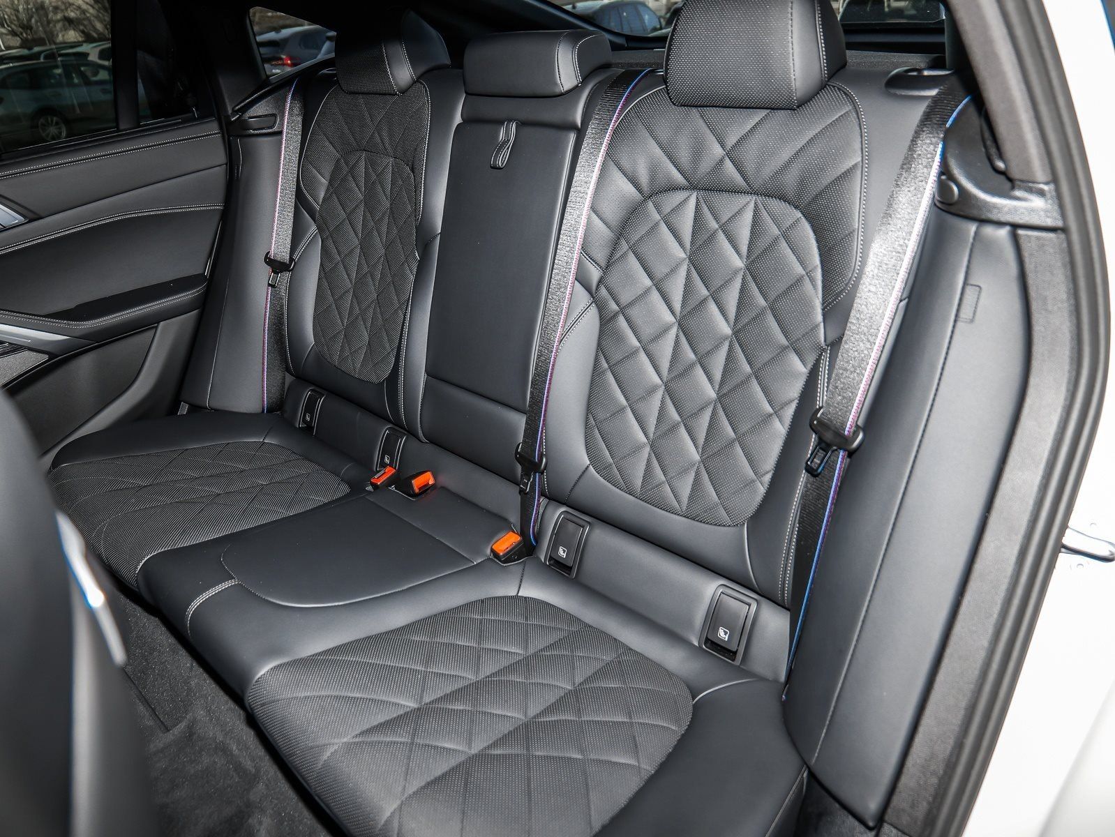 BMW X6 xDrive40d M Sport HUD PANO ACC AHK RFK NAVI