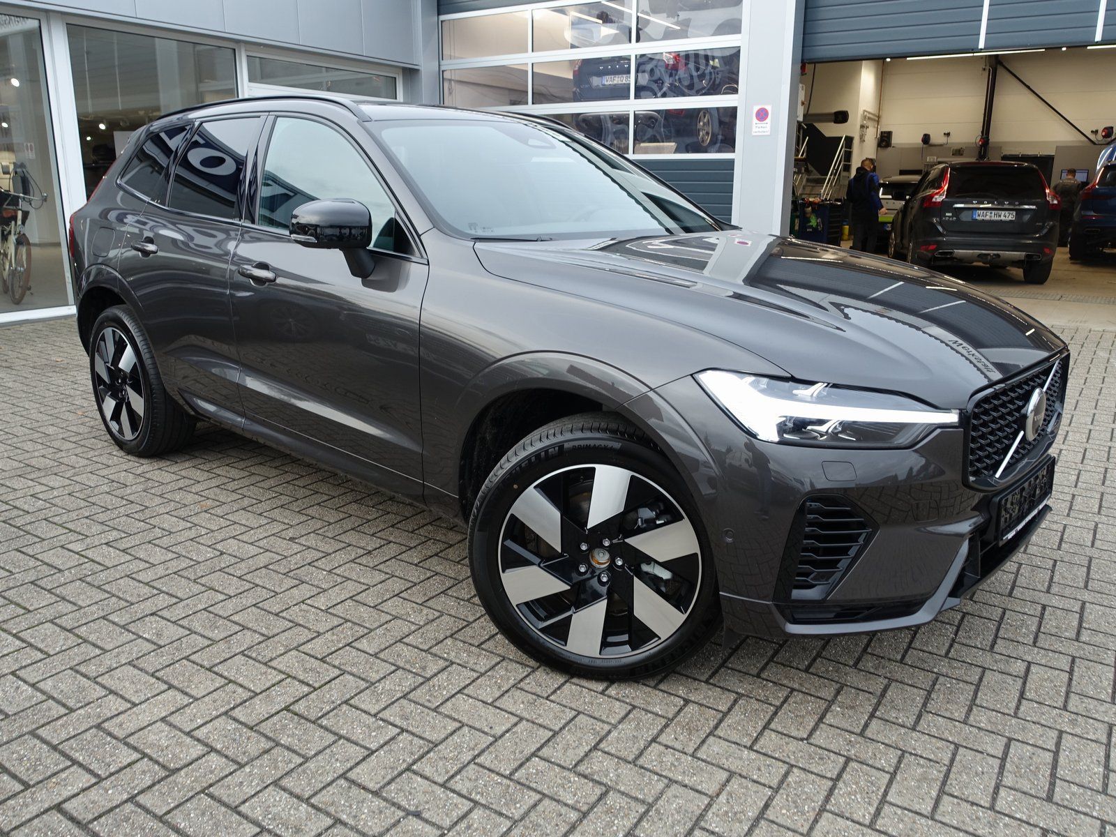 Volvo XC60 Plus, T6 AWD/Pano/AHK/360°/BLIS/H&K