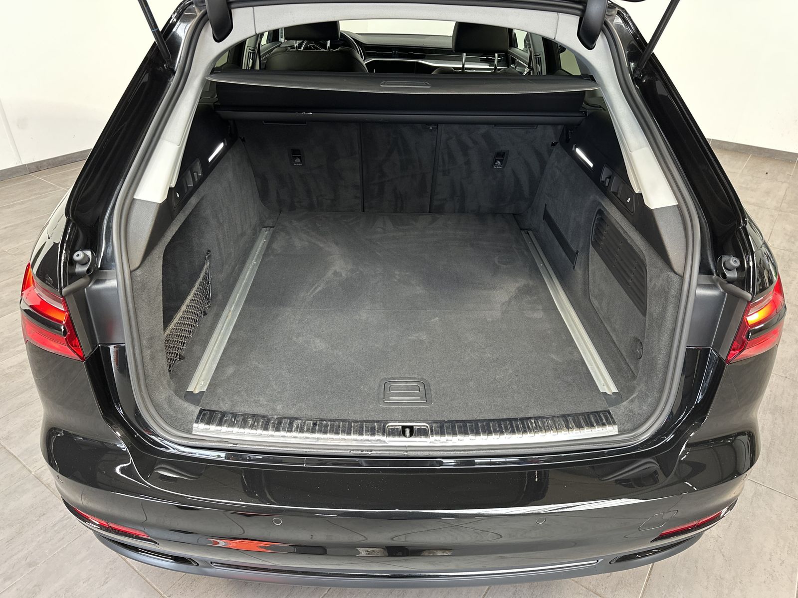 Audi A6 Avant 35 TDI Sport - Samsaru's Car Outlet
