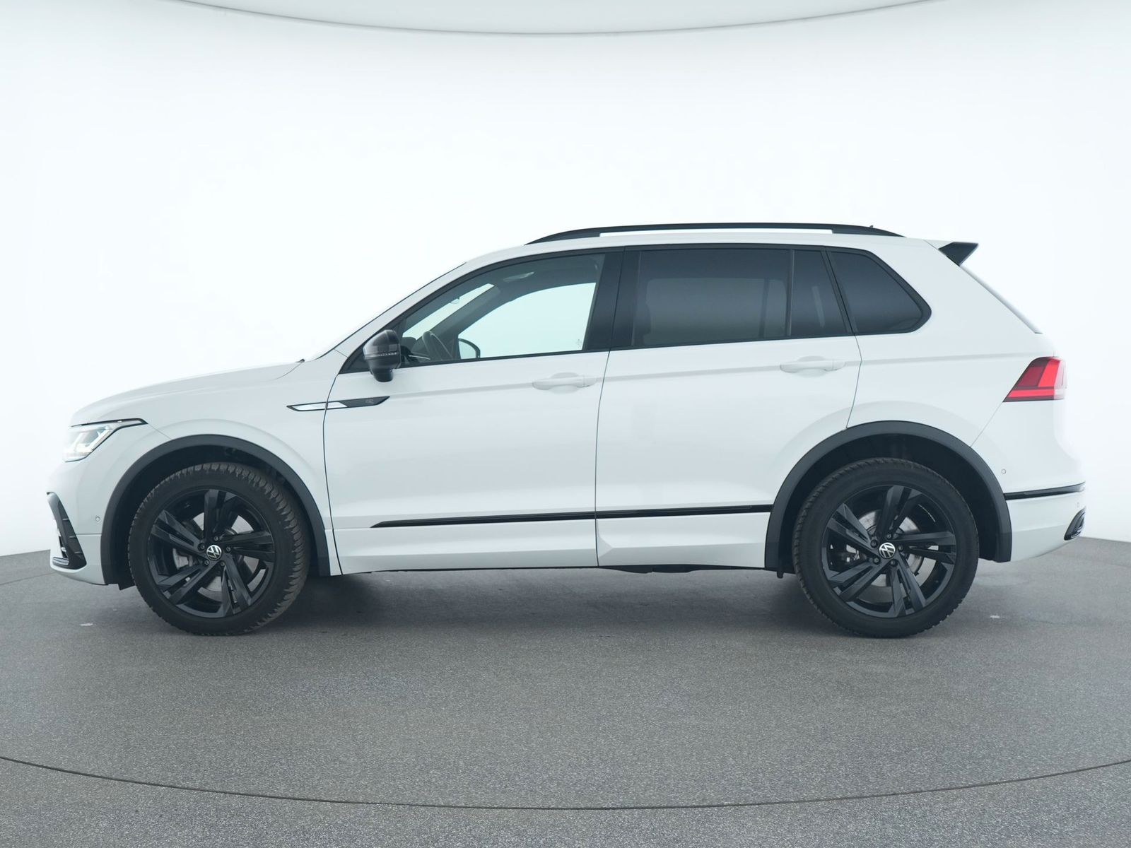 Volkswagen Tiguan R-Line 4Motion Kamera|Navi|AHK|CarPlay|AC