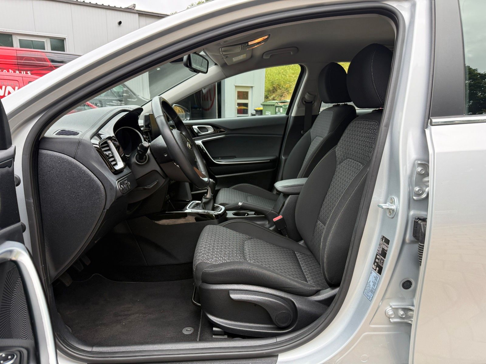Kia Ceed 1.6 CRDi Vision - Samsaru's Car Outlet