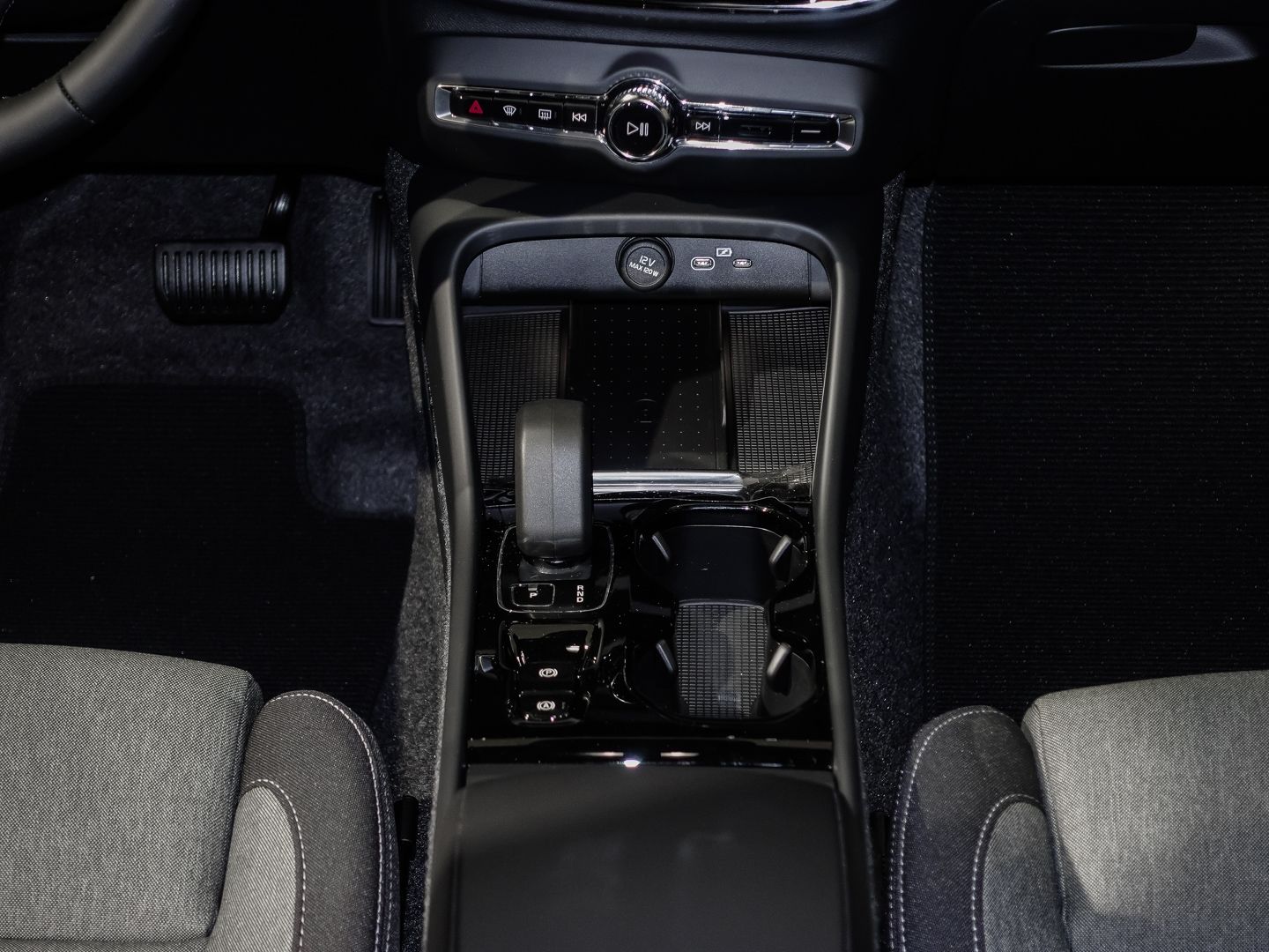 Volvo XC40 B3 Benzin Plus Dark - Samsaru's Car Outlet