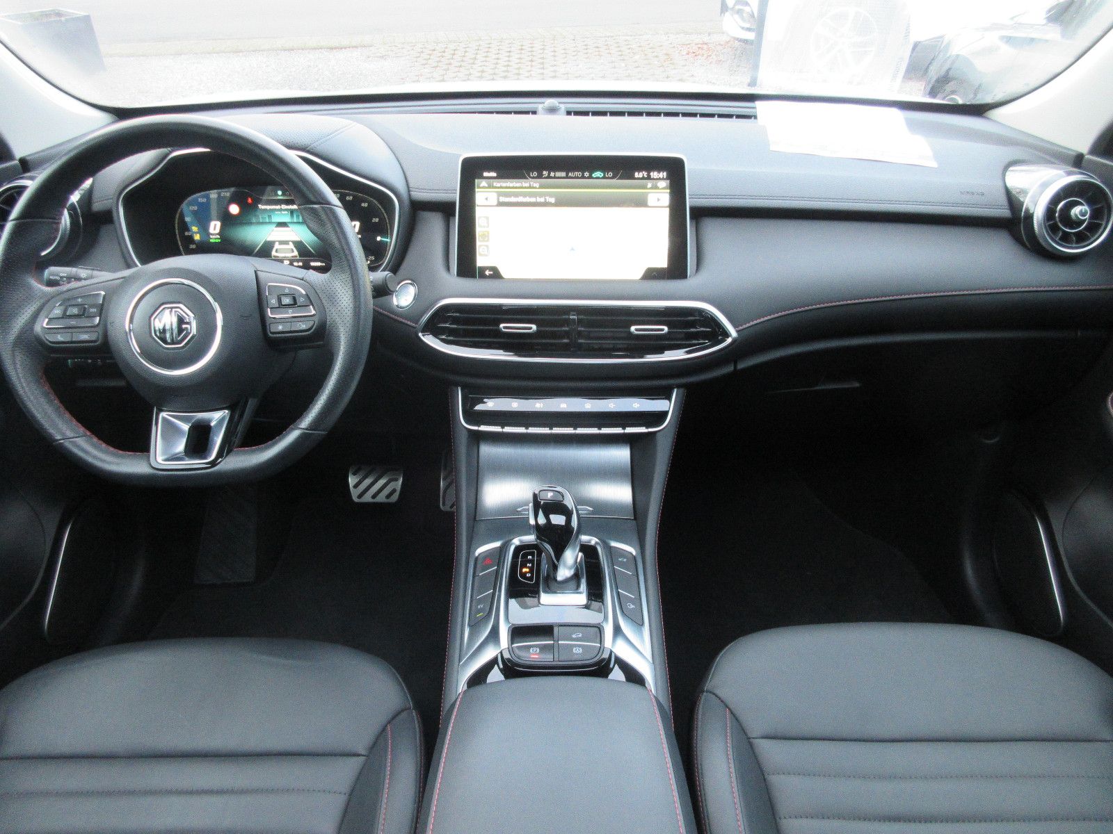 MG EHS 1.5TGI PLUG IN HYBR. LUXURY+MG PILOT PANO 18