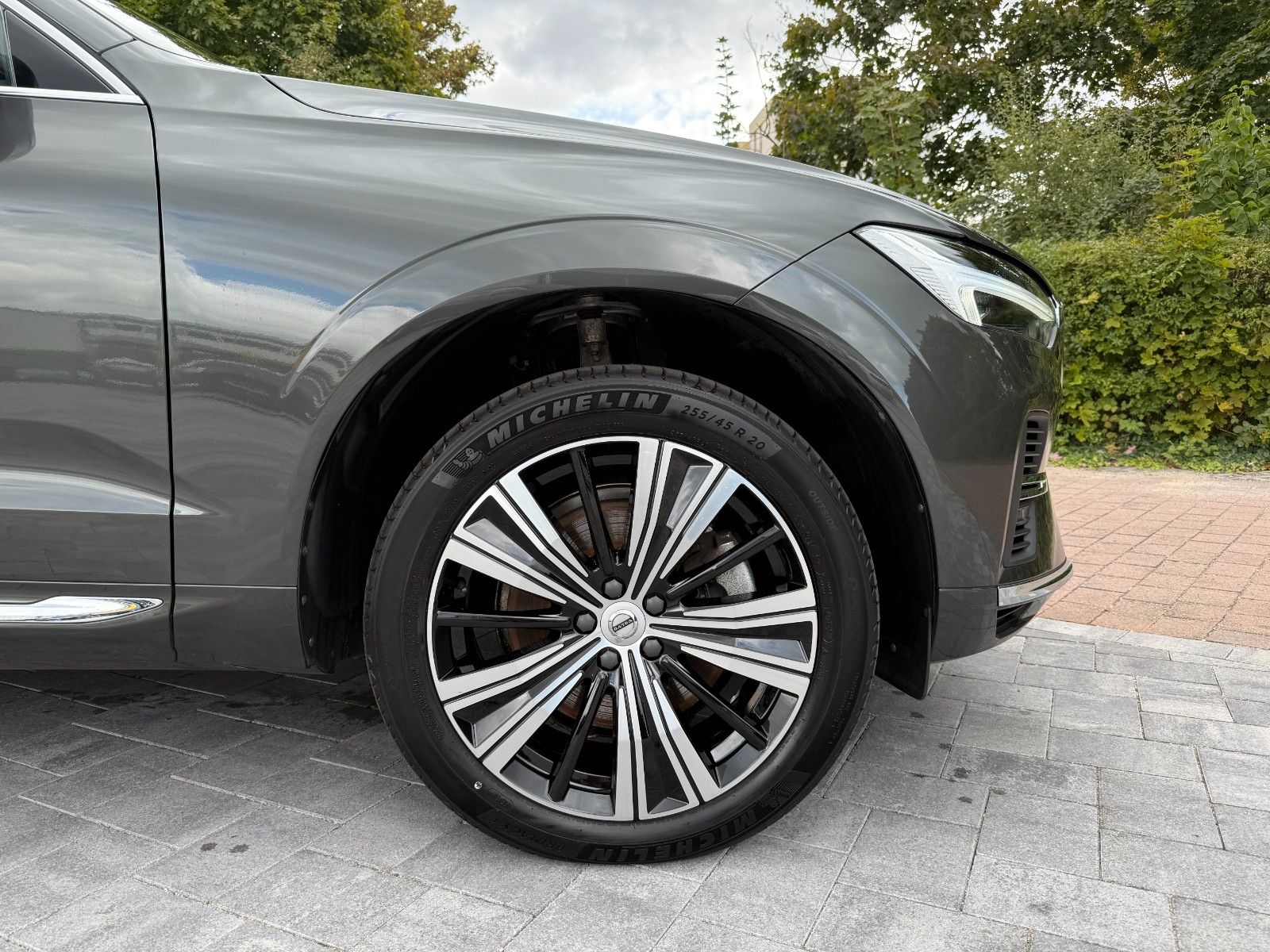 Volvo XC60 T8 AWD INSCRIPTION+WOOL+AHK+B&W+PANO+AKUSTI