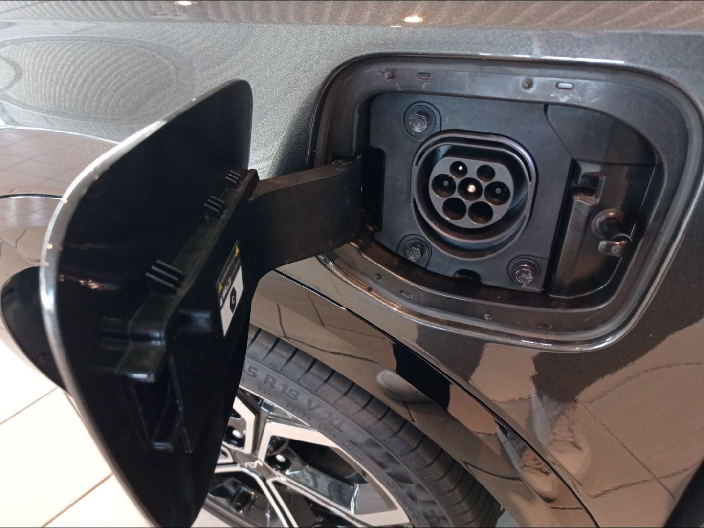Kia Niro Spirit Plug-in Hybrid - Samsaru's Car Outlet