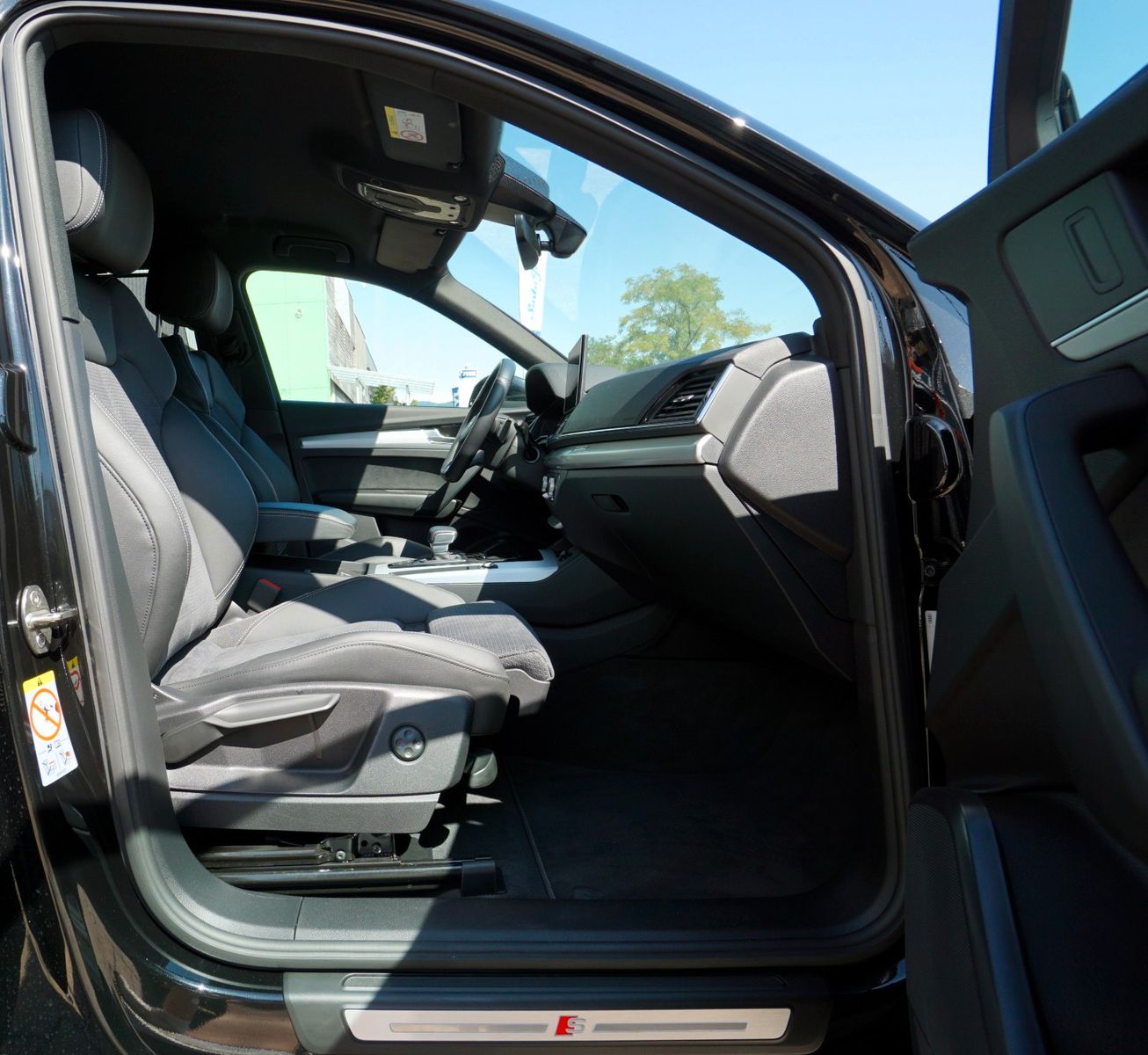 Audi Q5 40 TDI quattro S line - Samsaru's Car Outlet