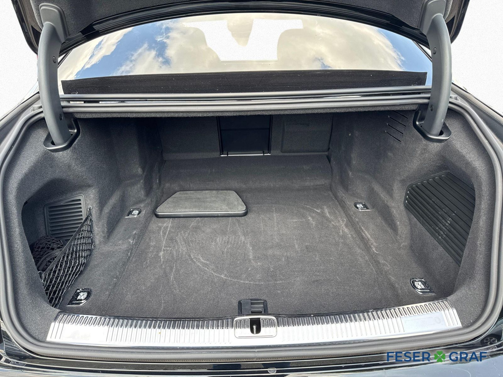 Audi A8 Lang 50 TDI qu. S-LINE - Samsaru's Car Outlet