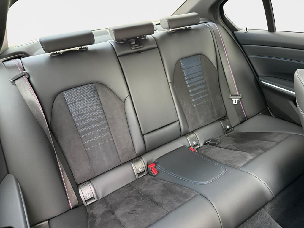 BMW 330i xDrive M Sport Pro AHK+Pano+ACC+Standhzg+