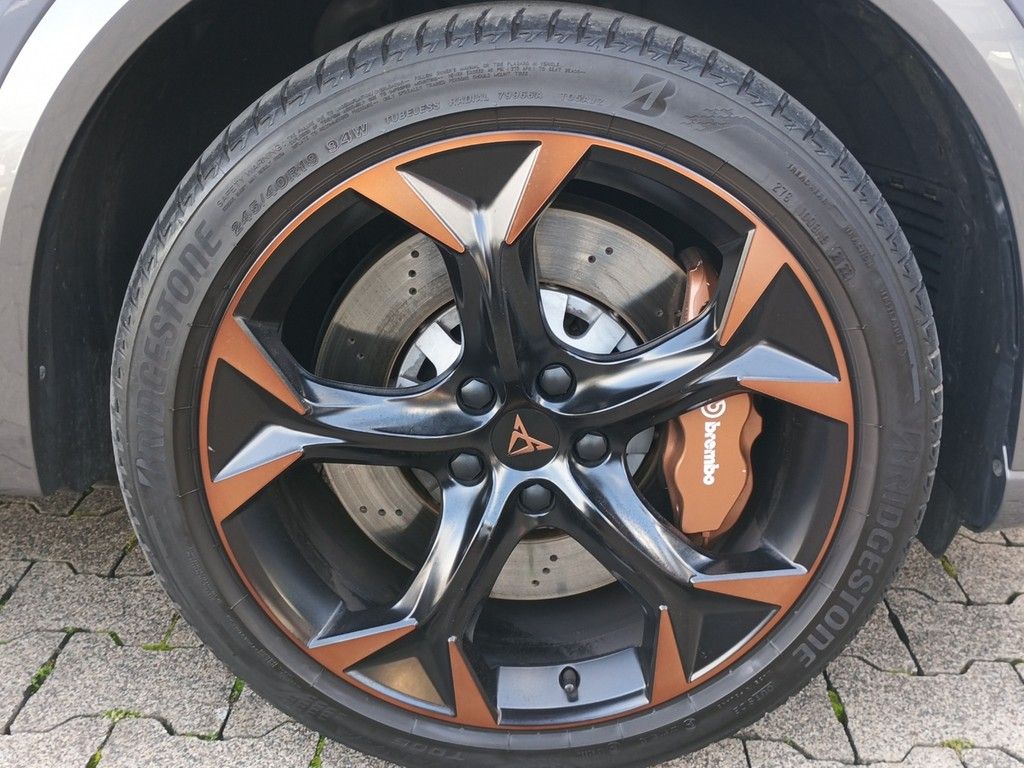 Cupra Formentor VZ 2.0 TSI DSG 4Drive ACC+AHK+Pano+RFK