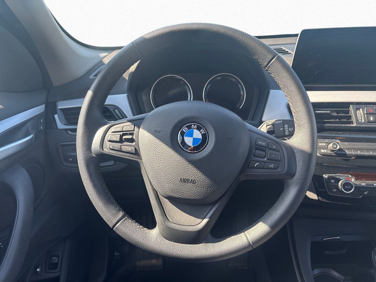 BMW X1 xDrive25e Advantage - Samsaru's Car Outlet