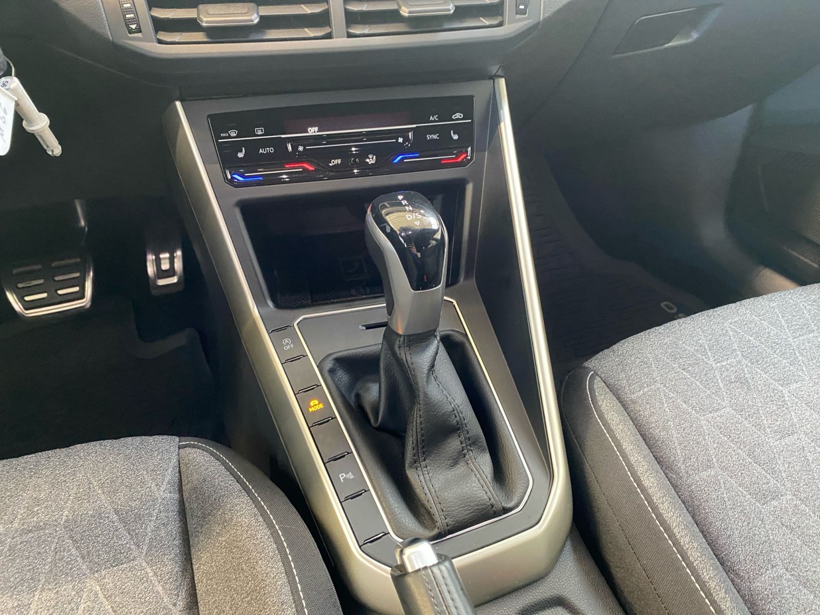 Volkswagen Taigo Move 1.5 TSI DSG - Samsaru's Car Outlet
