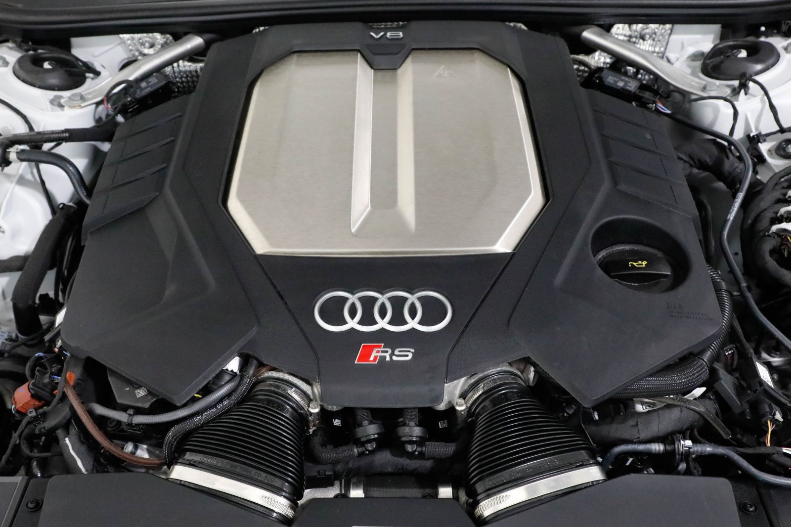 Audi RS 6 Avant AHK Matrix HUD Keramik Pano 305km/h