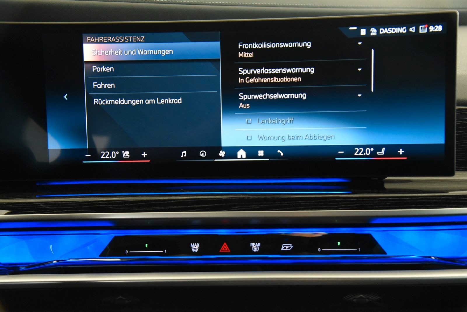 BMW 740d xDrive M Sport Pro ACC LED Pano HUD B&W