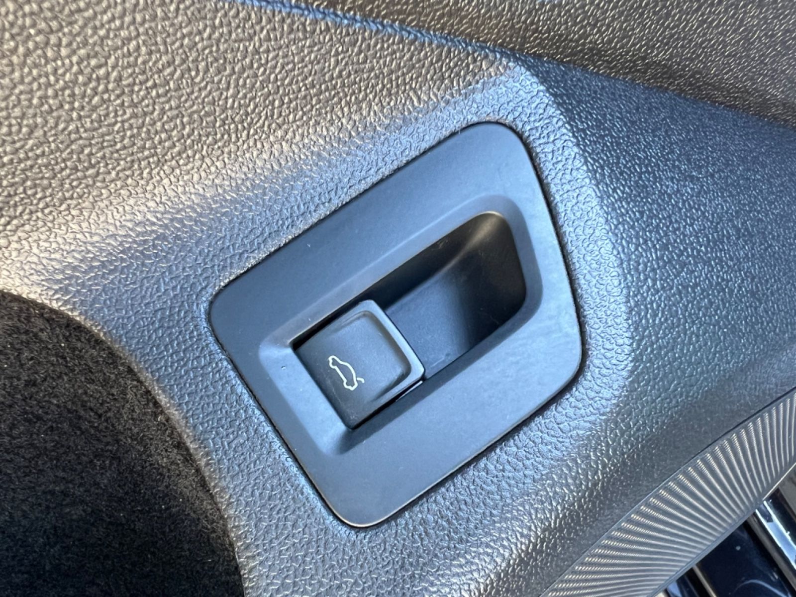Volkswagen Passat 2.0 TDI - Samsaru's Car Outlet