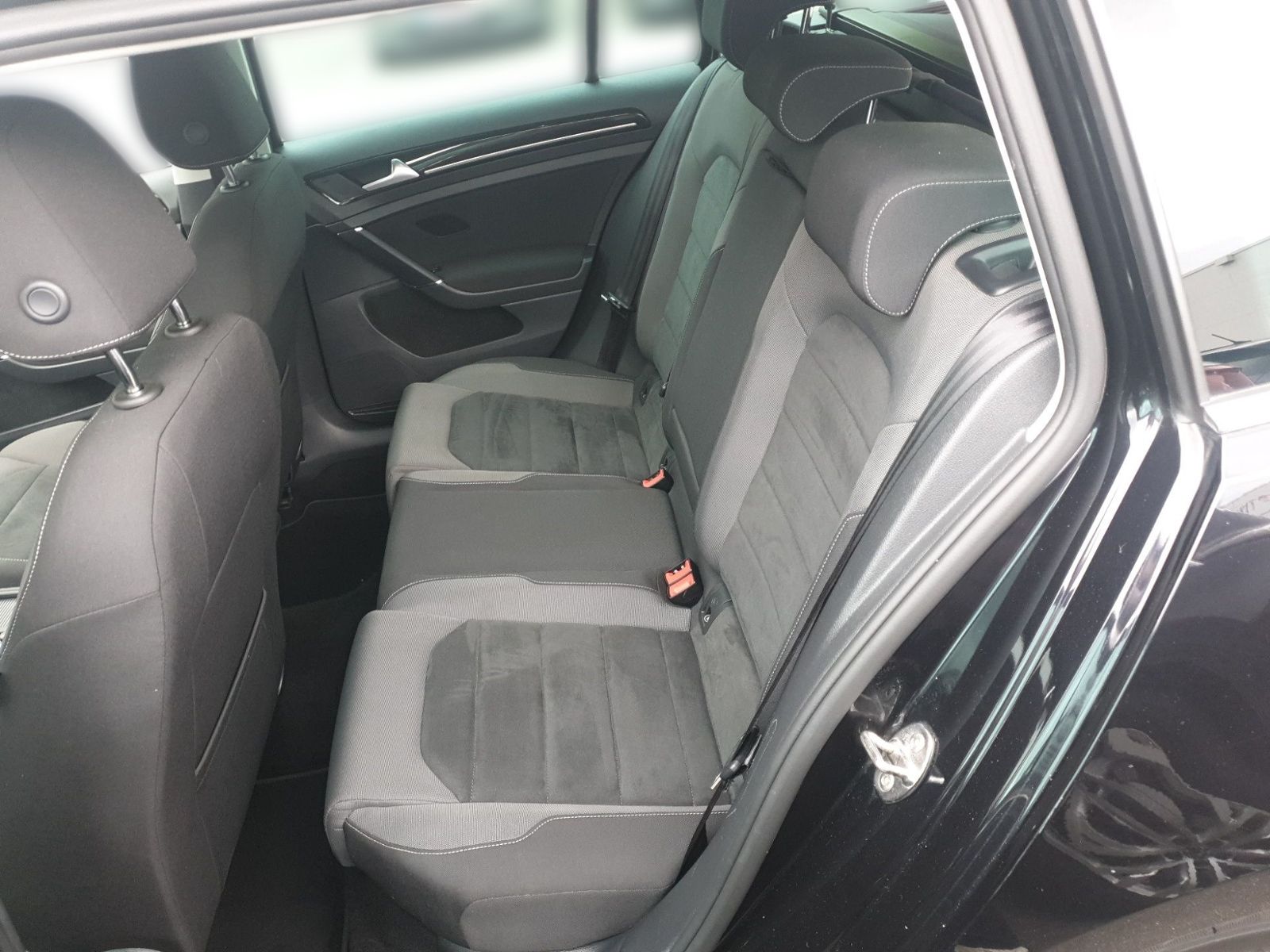 Volkswagen Golf VII Variant 1.5 TSI DSG - Samsaru's Car Outlet